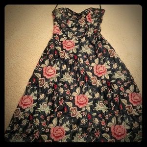 ECI NEW YORK  EVENING DRESS